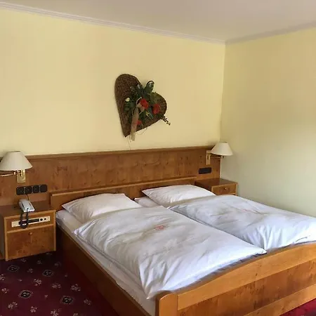 Gastehaus Zum Weissen Stein Hotel 4*